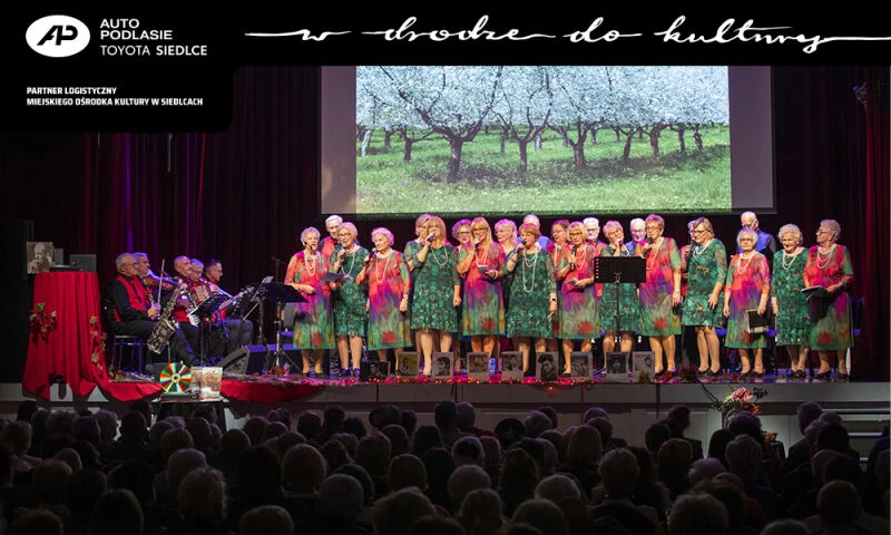 Koncert Zespołu Artystycznego Seniorynki pt. Mieliśmy kiedyś po 16 lat