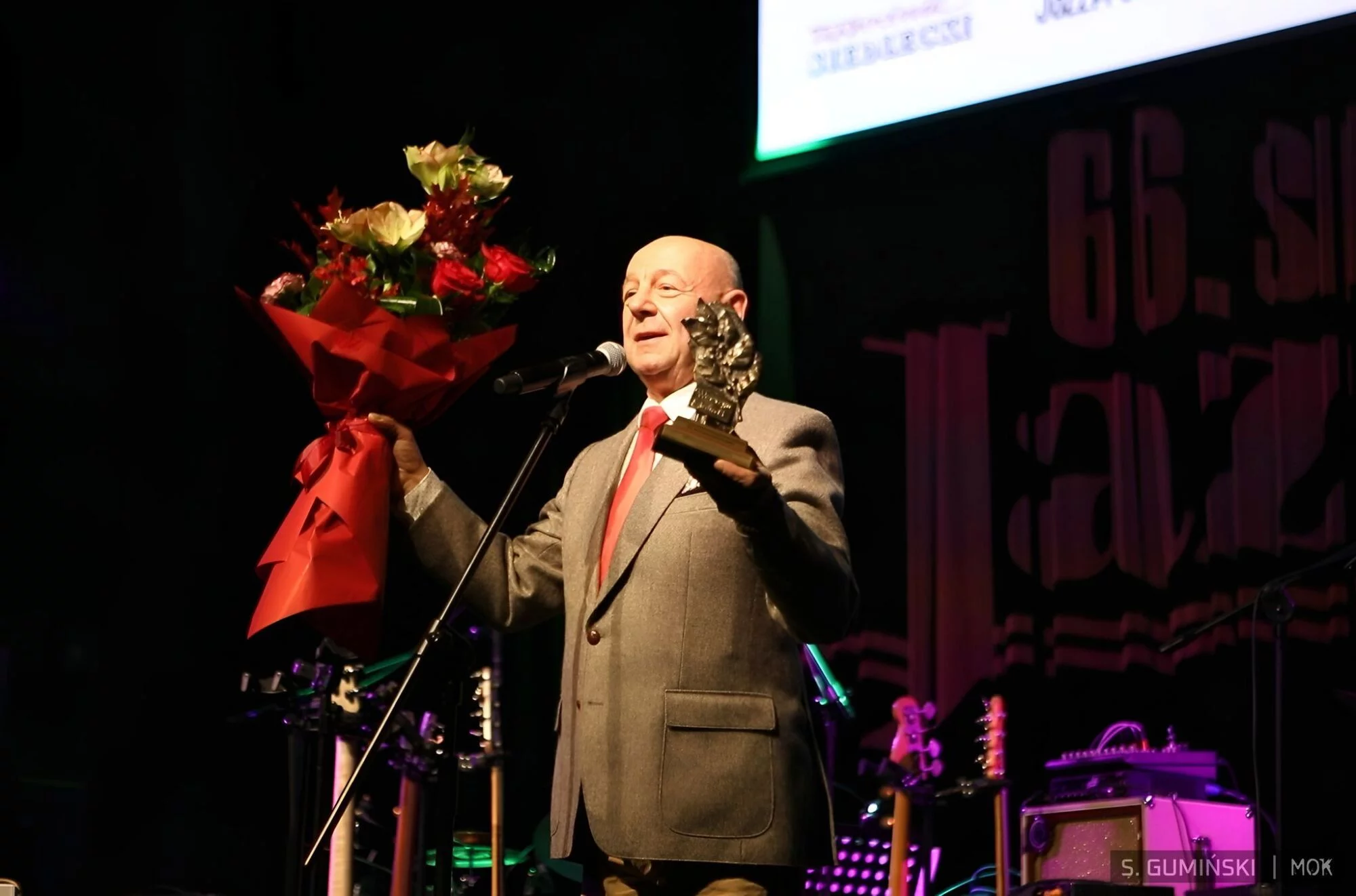 1_1,1,1-Picsart-AiImageEnhancer